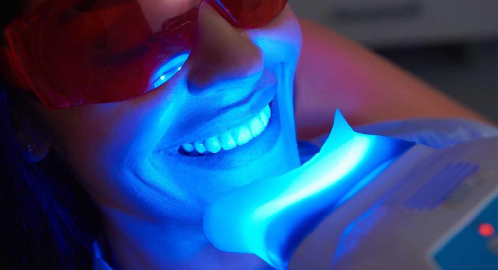 آیا بلیچینگ دندان به مینای دندان آسیب میرساند؟